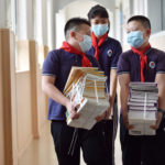 En Chine, une puce collée sur des uniformes scolaires