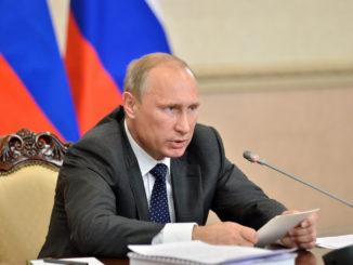 Vladimir Putin Offers Hope for Crypto in Face of Central Bank Call for Ban